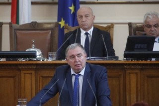  Отново скандали между депутатите ГЕРБ и БСП напомниха за вечната вражда в парламента