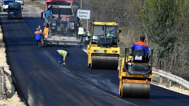Четири големи причини защо пътищата в България се износват бързо