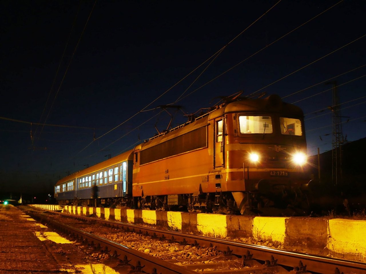 БДЖ пуска през летния сезон директен вагон от Русе до Бургас