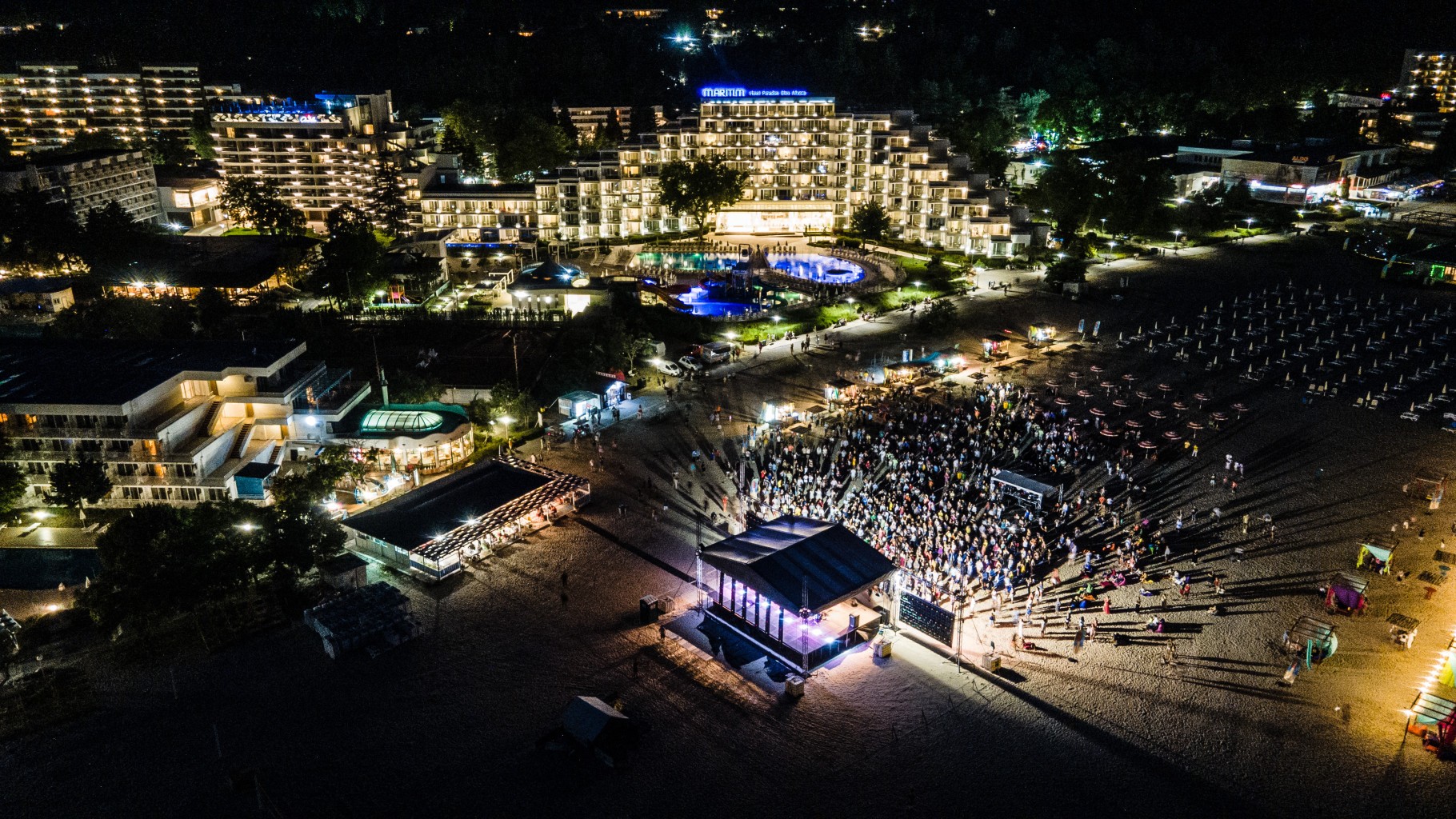 Хиляди танцуваха бачата под лунната светлина на плажа в Албена