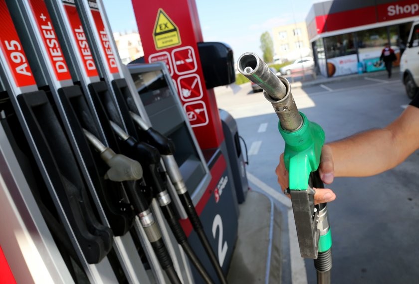  Бензиностанции въведоха по-големи отстъпки и за премиум горивата 
