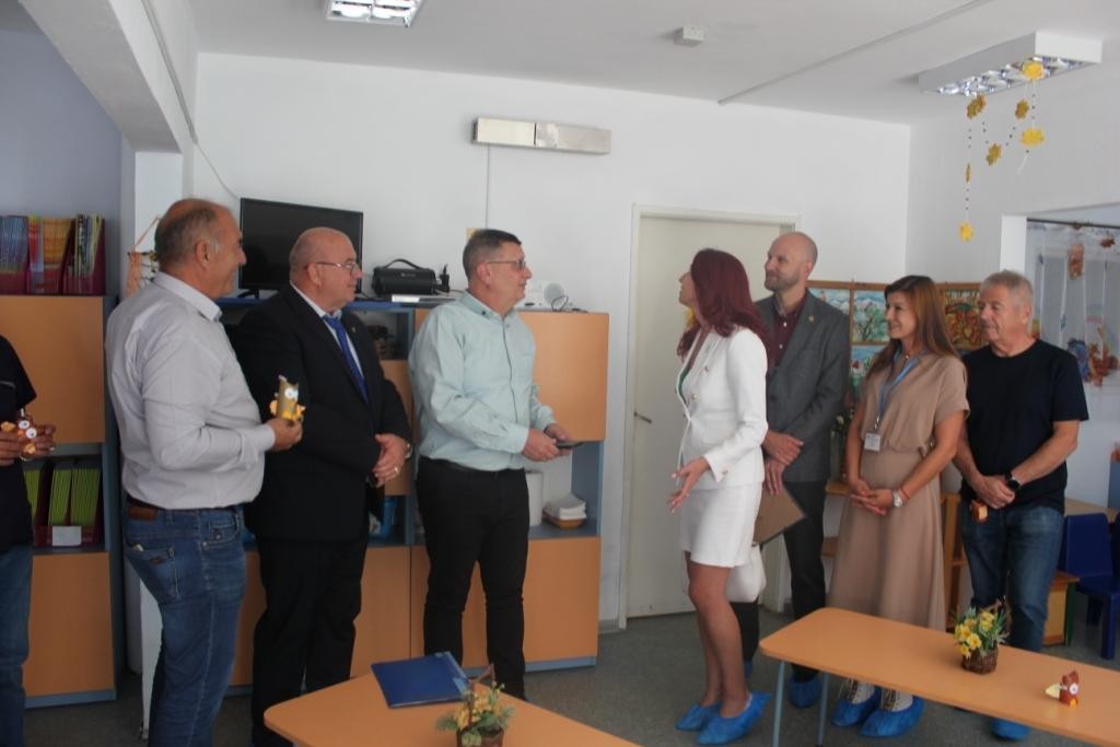 Ротари клуб „Русе  Дунав” осигури устройства за дезинфекция на въздуха в стаите на детска градина „Снежанка