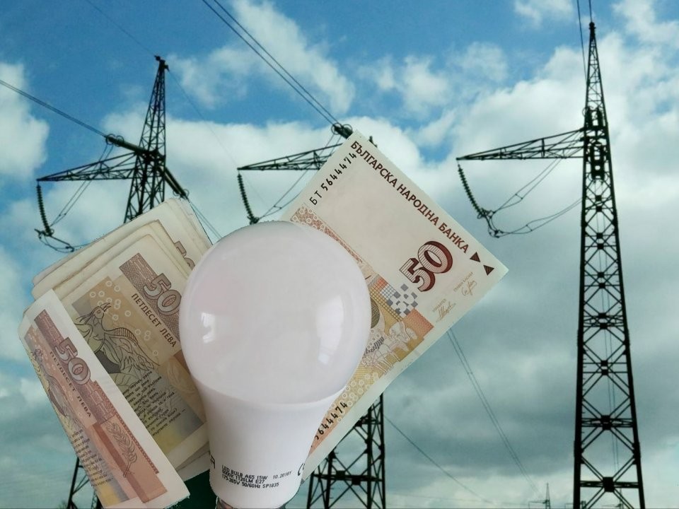 Министерството на енергетиката предлага по-евтин ток за пестящите домакинства