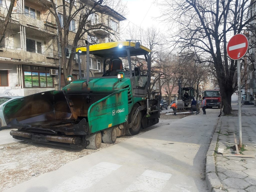 Асфалтиране на част от ул. „Св. Димитър Басарбовски“ ще затвори временно движението по пътното платно