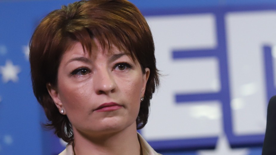 Десислава Атанасова взима мандата на ГЕРБ като кандидат-премиер?