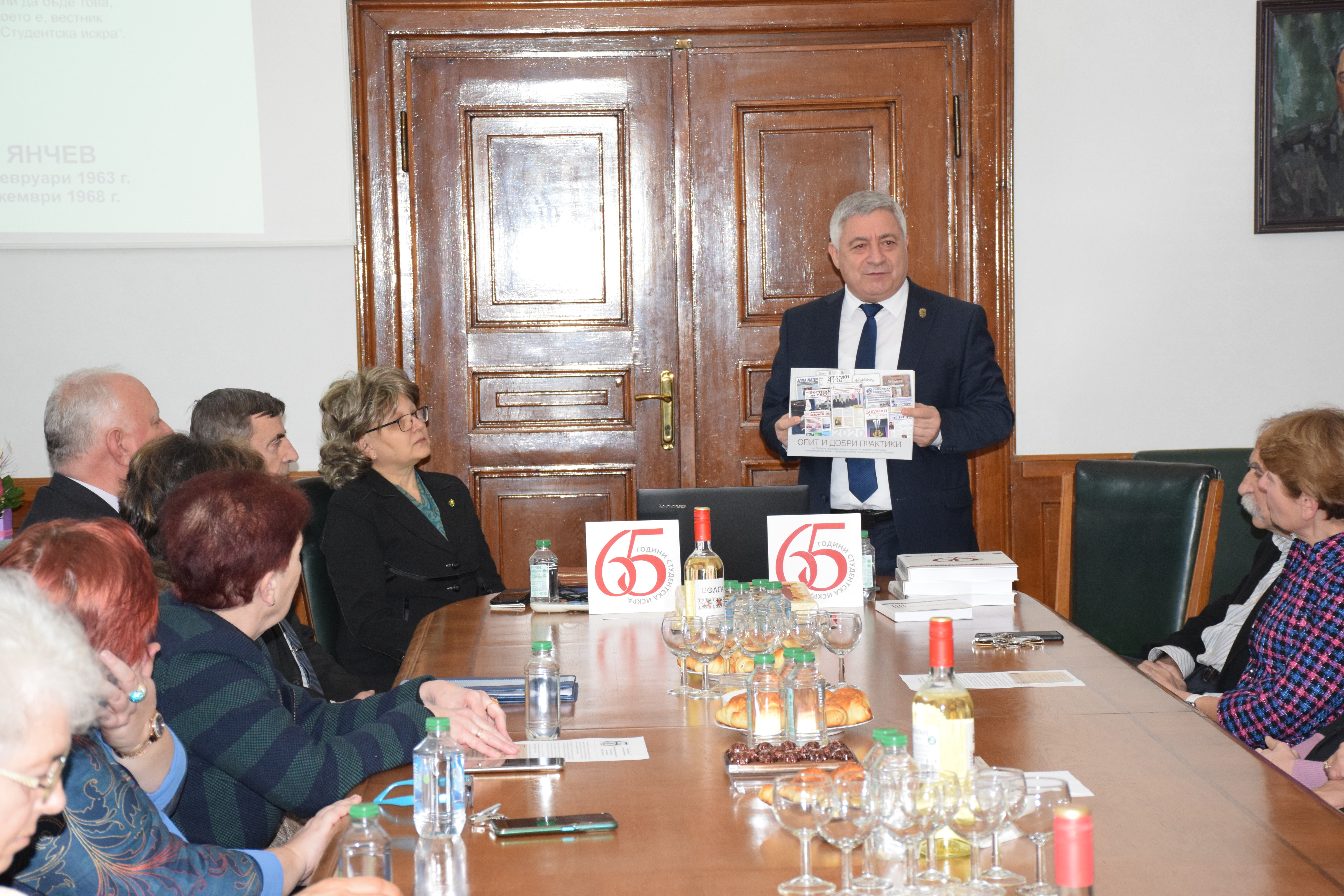 Русенският университет отпразнува  с Кръгла маса 65-ия рожден ден на в-к 