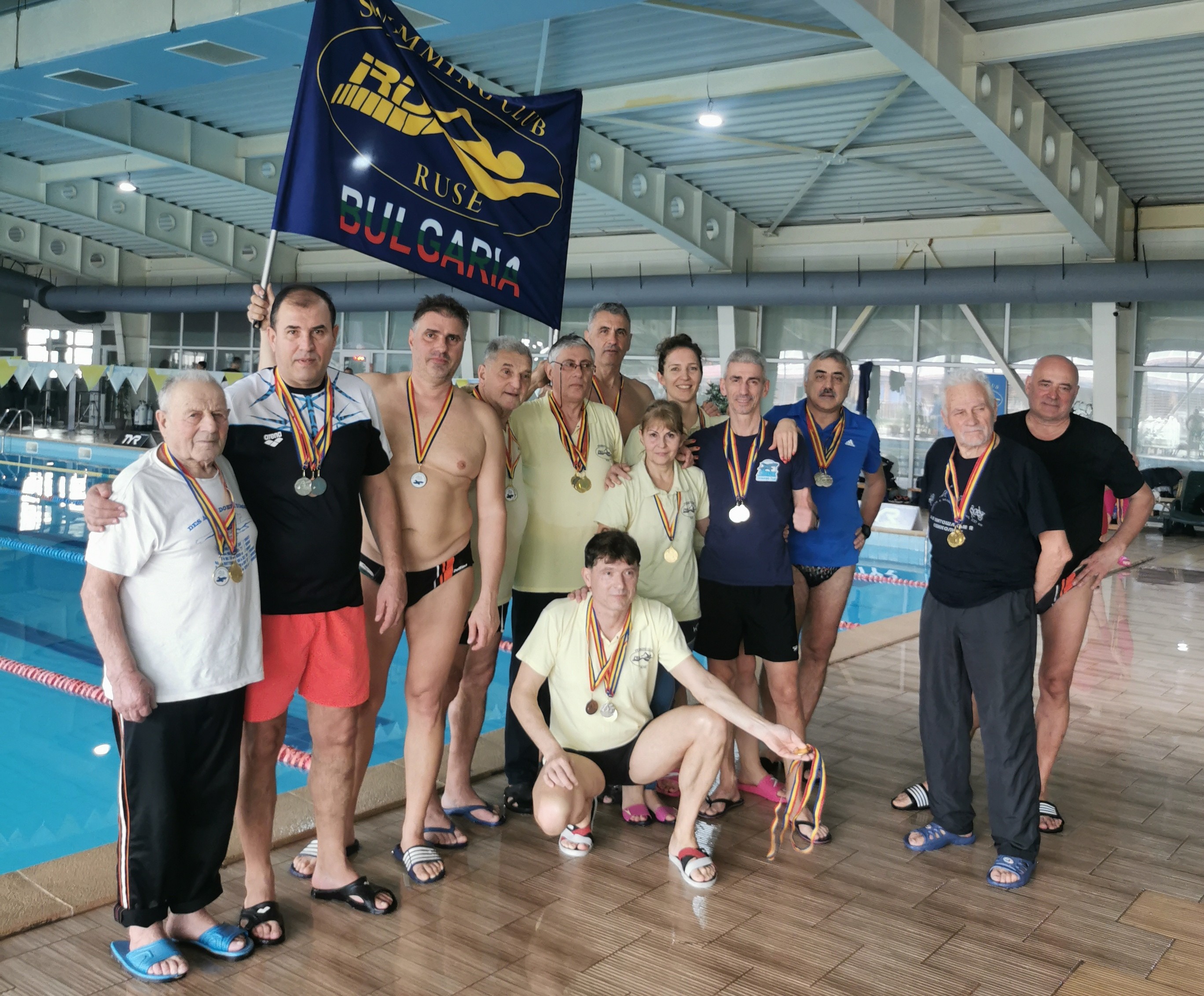 Плувците ветерани на „Ирис“ убедителни в международния турнир в Плоещ
