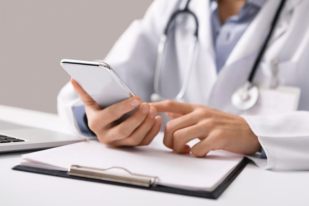 Лекарите ще издават рецепти и чрез ново мобилно приложение