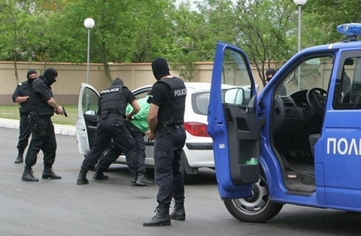 Полицай от спецсилите на СДВР е арестуван с наркотици
