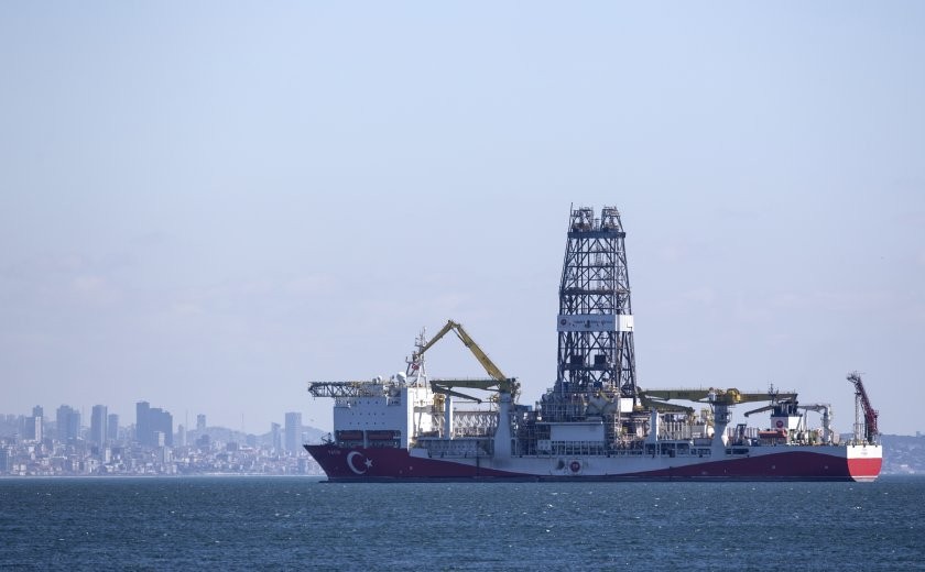 Турция е започнала подаването на първия газ от Черно море, каза енергийният министър на страната