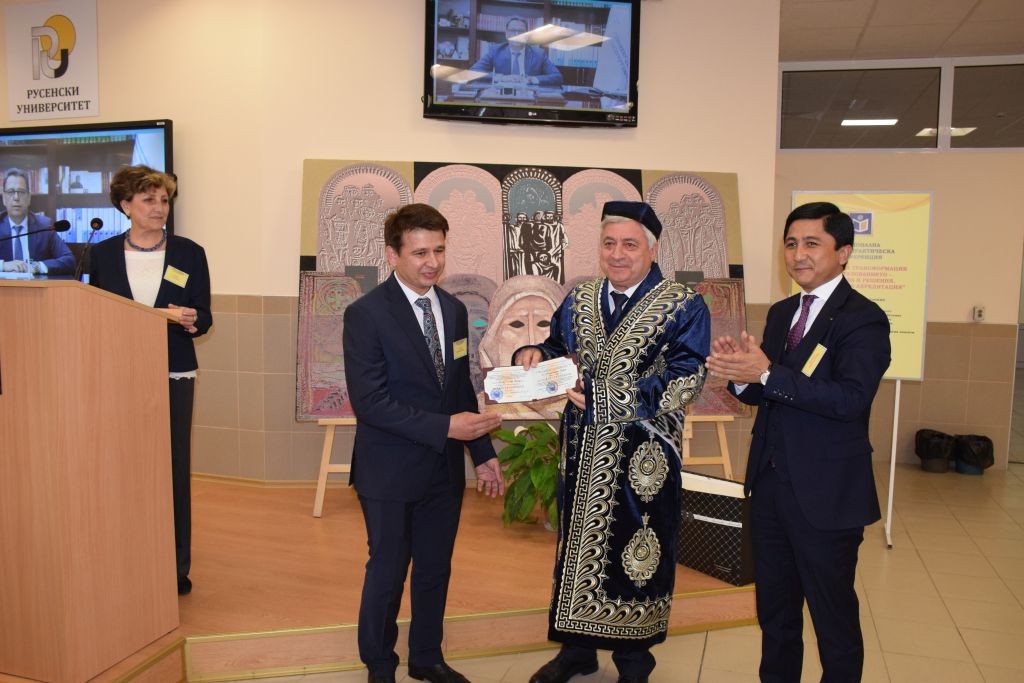 Академик Христо Белоев с почетно звание Доктор хонорис кауза на Ташкентския държавен икономически университет, Узбекистан
