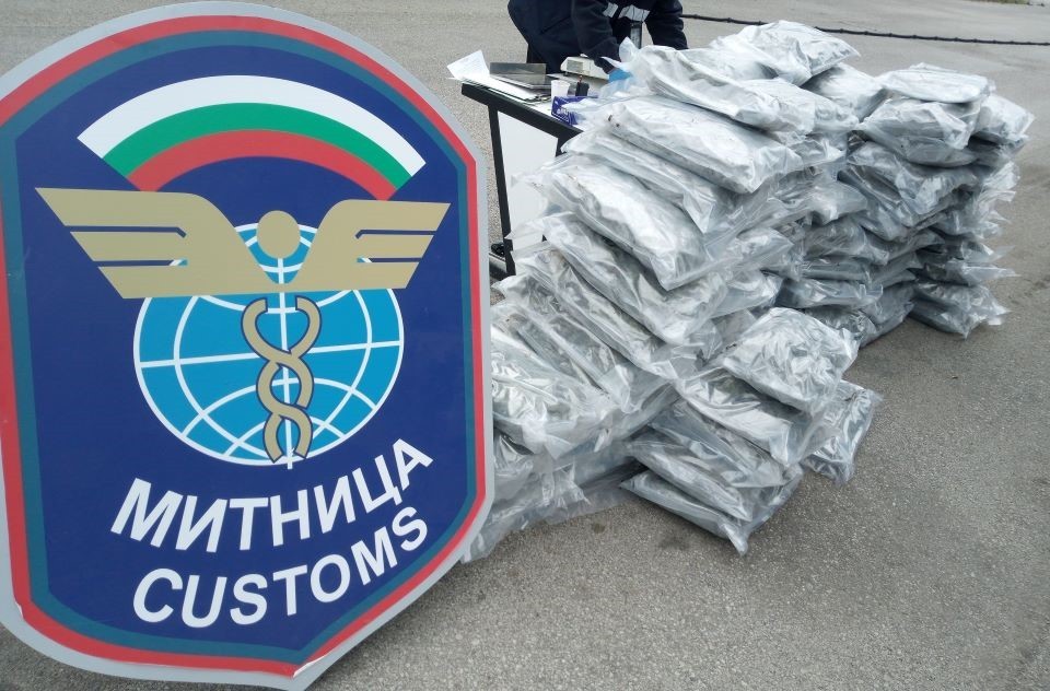 Близо 140 кг марихуана задържаха митнически служители на ТД Митница Русе