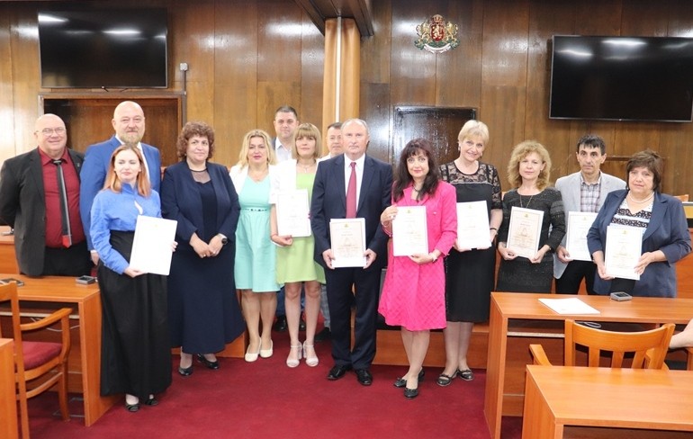 Осем учители от област Русе са носители на почетното отличие „Неофит Рилски“
