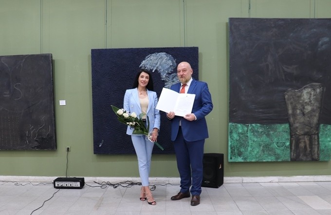 Изложба на изкуството Димитър Грозданов бе открита в Русе 