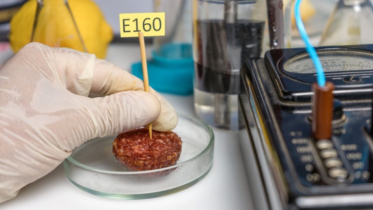 В САЩ одобриха продажбата на лабораторно отгледано месо

