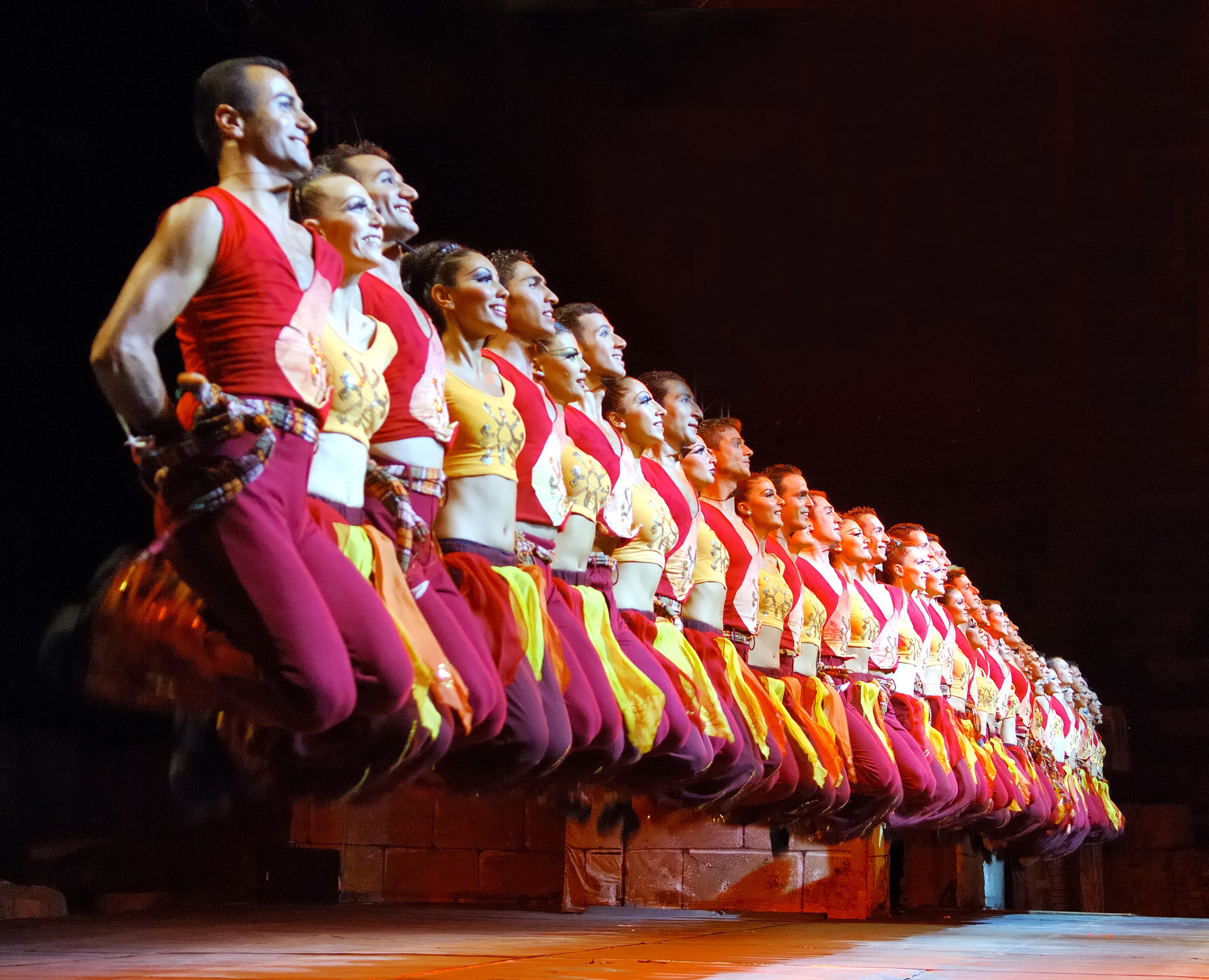 Най-бързото танцово шоу идва в България
