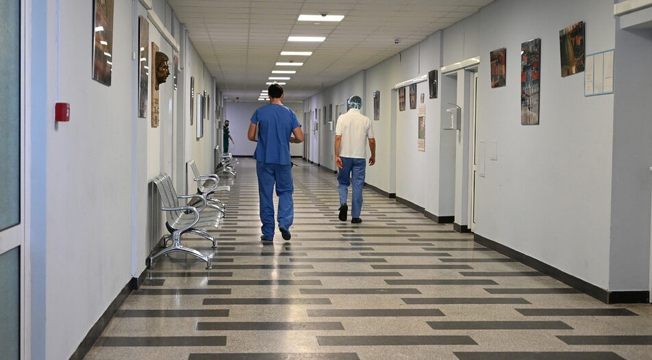 Асен Василев: Шефове на държавни болници взимат по 80 000 на месец, ще ги осветим!