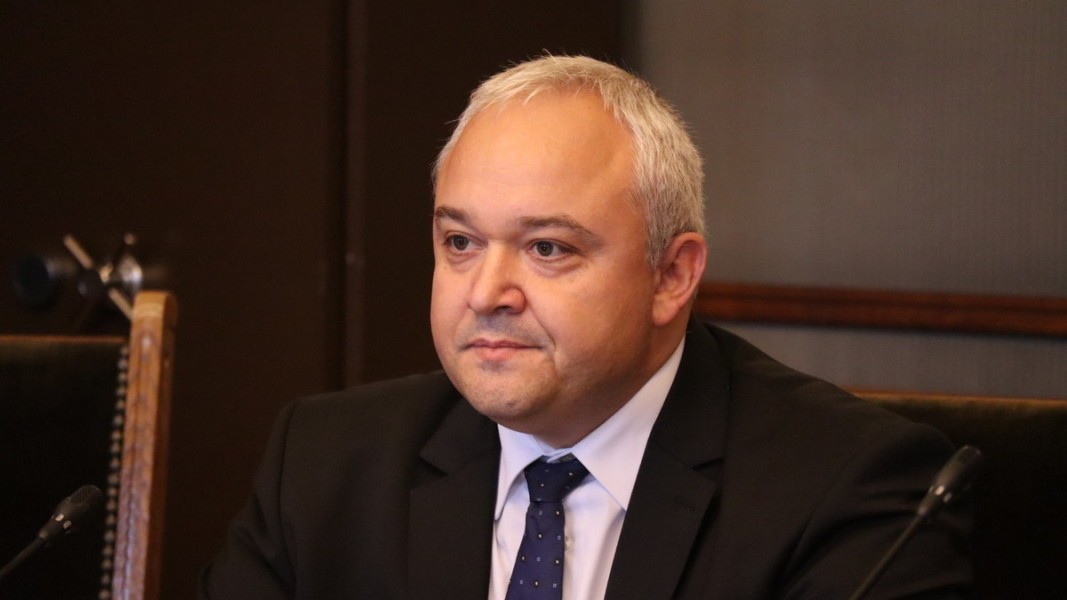 Смяната на МВР-шефове е обезкървяване на системата, смята
Иван Демерджиев