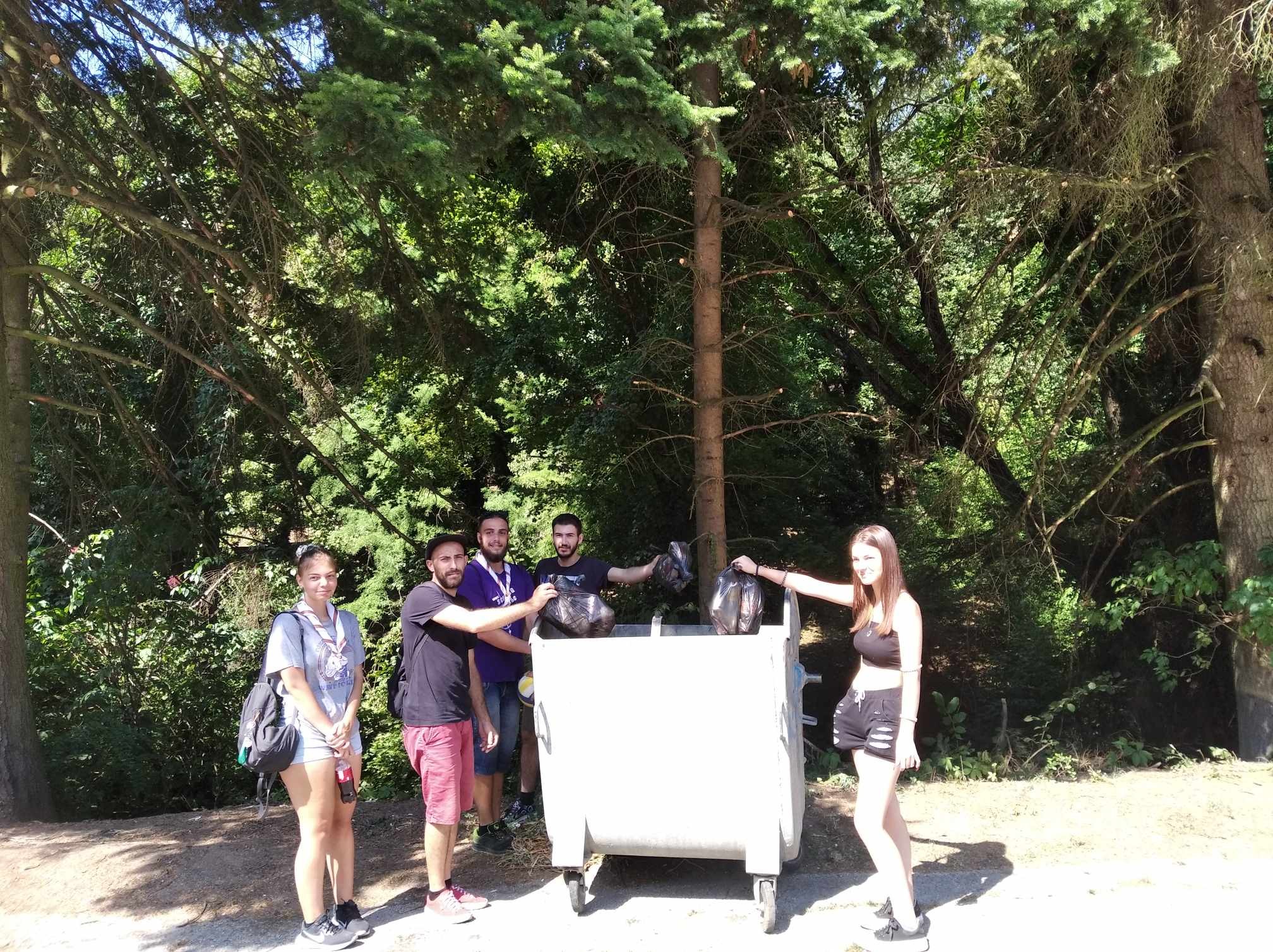 Еко акция на Спелео клуб ,,Академик“ почисти туристическите пътеки в лесопарк „Липник“