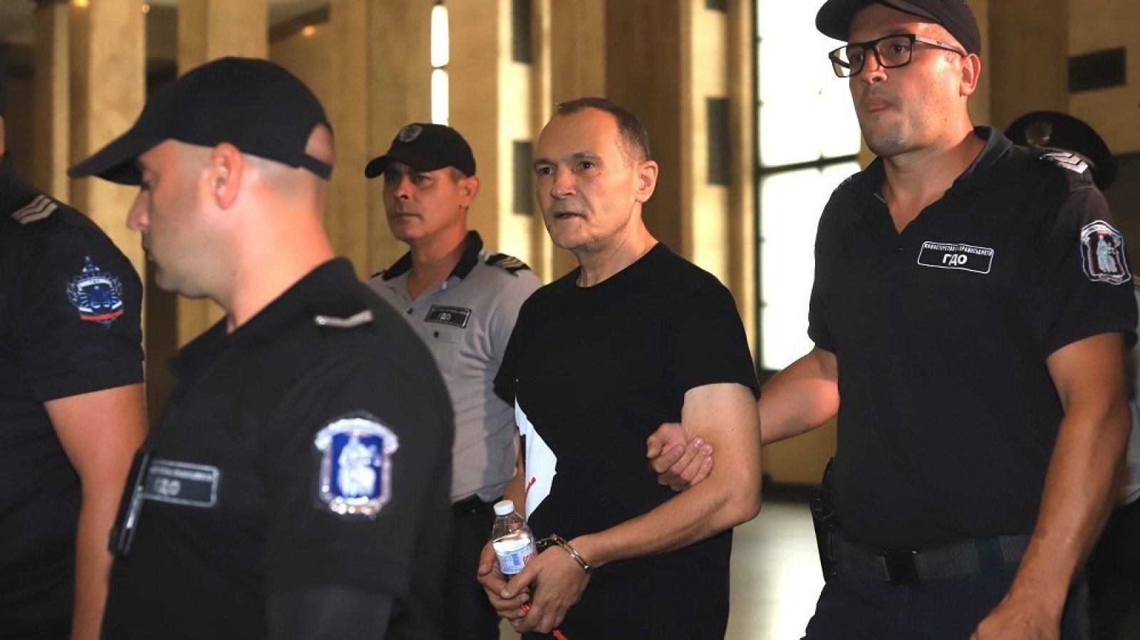 Съдът остави Васил Божков в ареста
