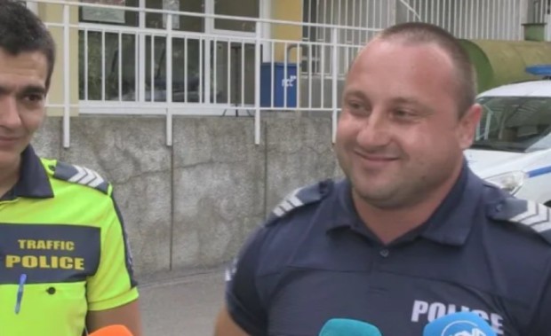 Полицаи от Ветово помогнаха за спасяването на живота на бебе от Исперих