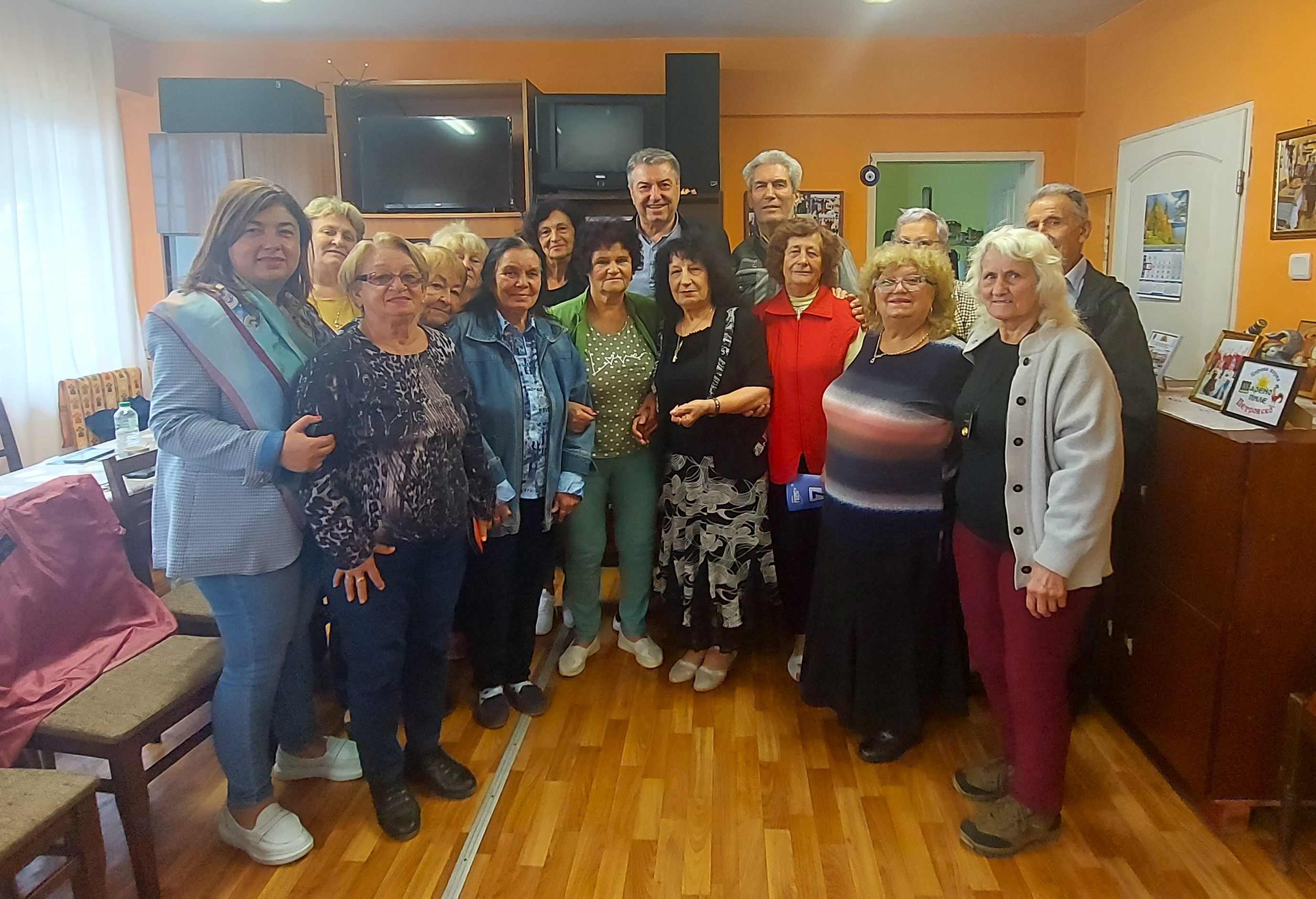 Иван Иванов и Алисе Муртезова се срещнаха с членове на пенсионерски клуб 
