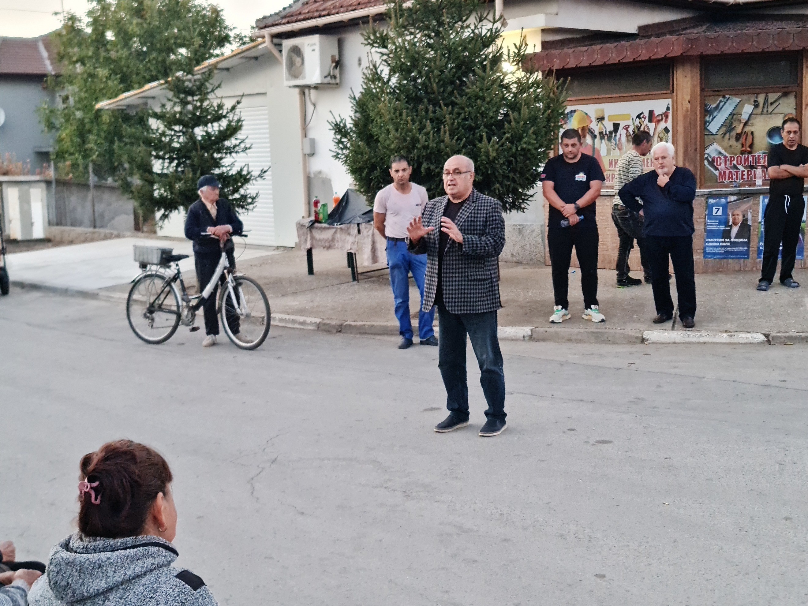 Кандидатът за кмет 3-ти мандат Валентин Атанасов в ползотворен диалог с жителите на Голямо Враново