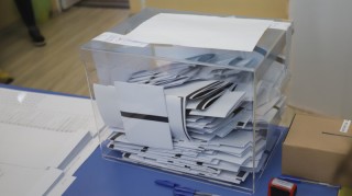    Най-висока е избирателната активност в община Иваново.
