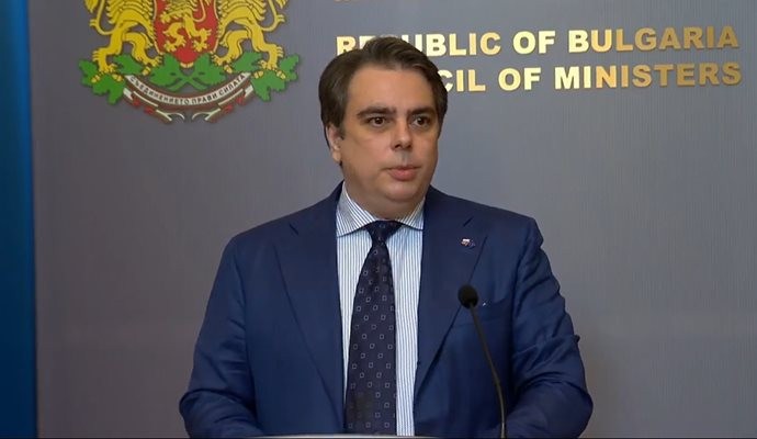С промените в данъчните закони сме заложили мерки за повишена събираемост, каза министър Асен Василев