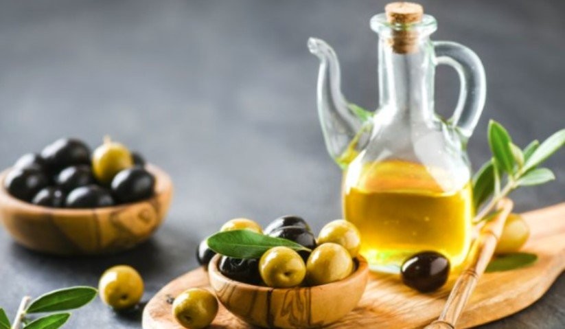 Гърци купуват тонове олио от България и го връщат с оцветители като зехтин
