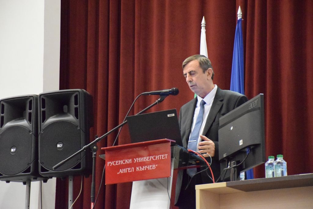Очаквано: Проф. д-р Пламен Кангалов е новият ректор на Русенския университет