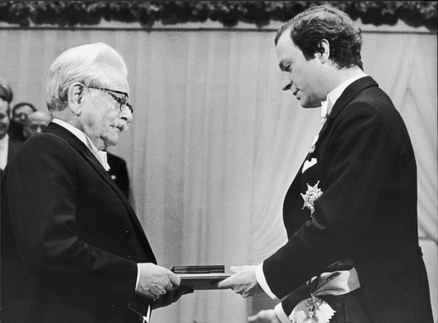  Елиас Канети печели Нобеловата награда за литература през 1981 г.