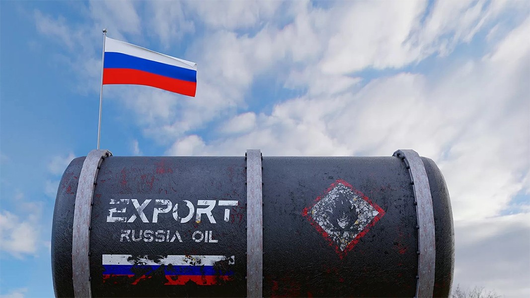 ЕК: България може едностранно да реши да не използва отстъпката за внос на руски петрол