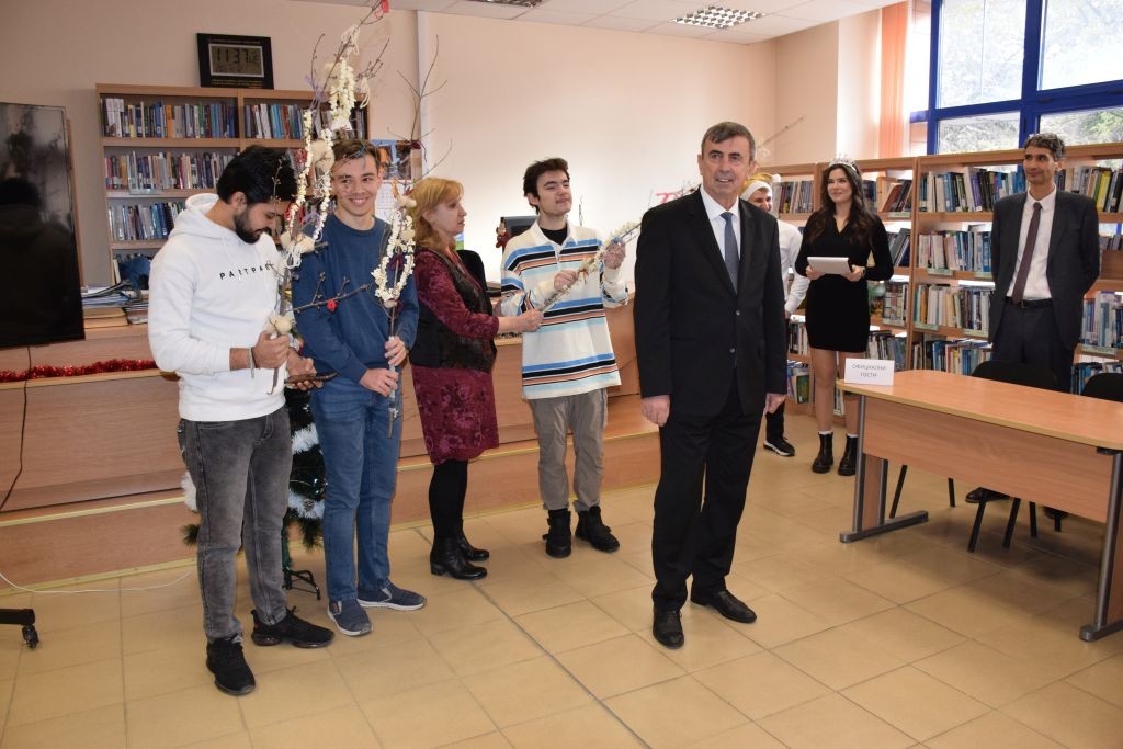 Чуждестранните студенти в Русенския университет се запознаха с българските традиции за Коледа