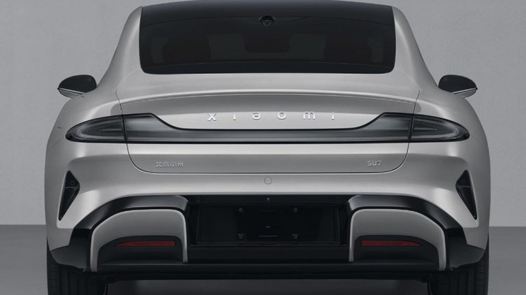 Xiaomi показа първия си електромобил и заяви амбиции да конкурира Porsche и Tesla