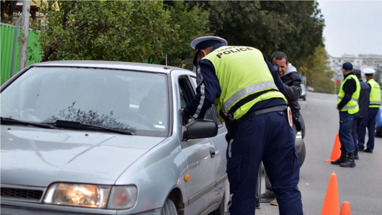Две бързи производства  срещу водачи, заловени при полицейски проверки да управляват автомобили в нетрезво състояние 