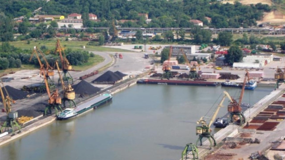 България е страна на абсурдите и случаят с пристанищата е пореден пример