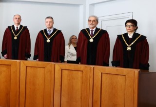  Церемонията в залата за открити заседания на Конституционния съд протече в отсъствието на президента Радев