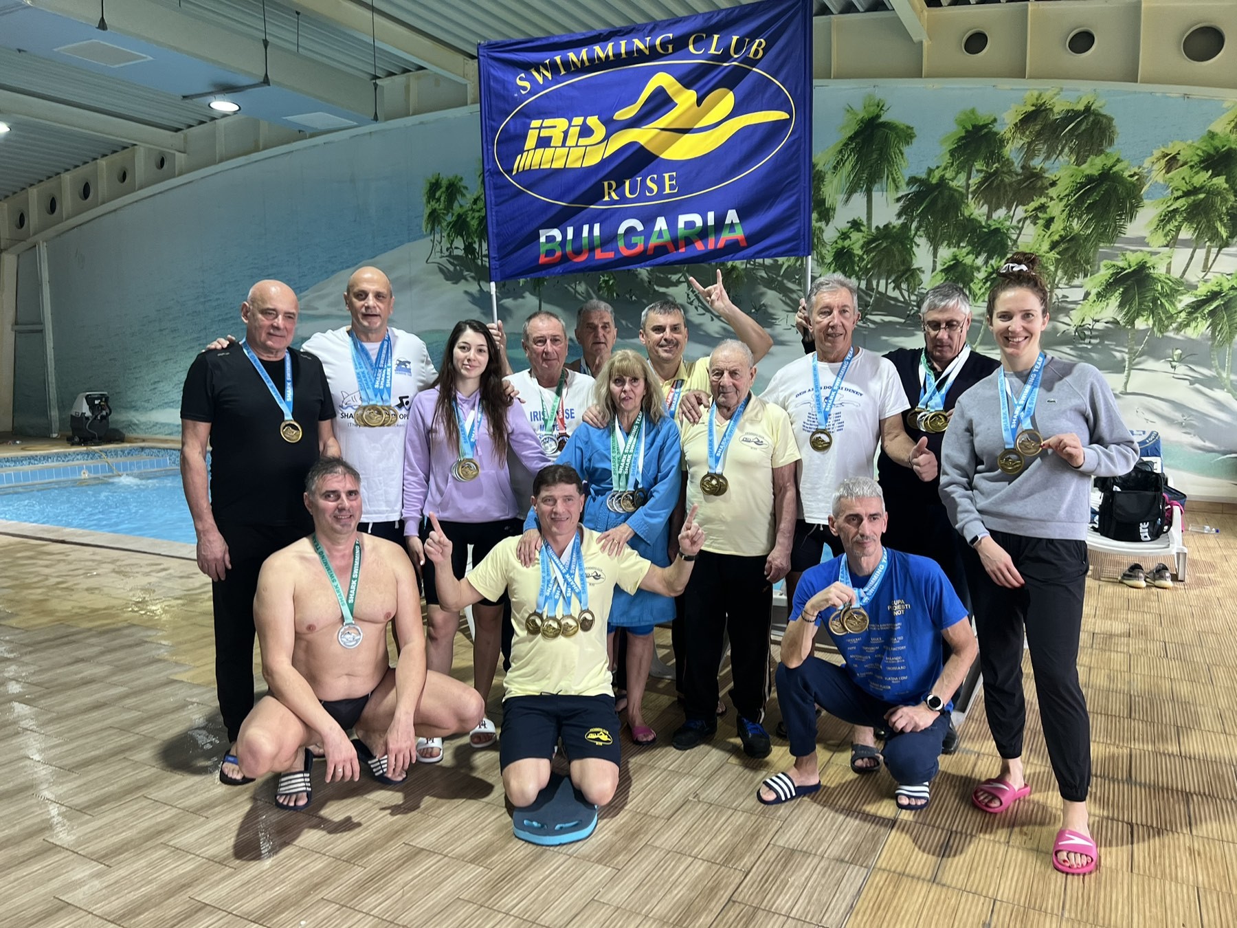Отлично представяне на плувците ветерани на Ирис в международния турнир в Плоещ