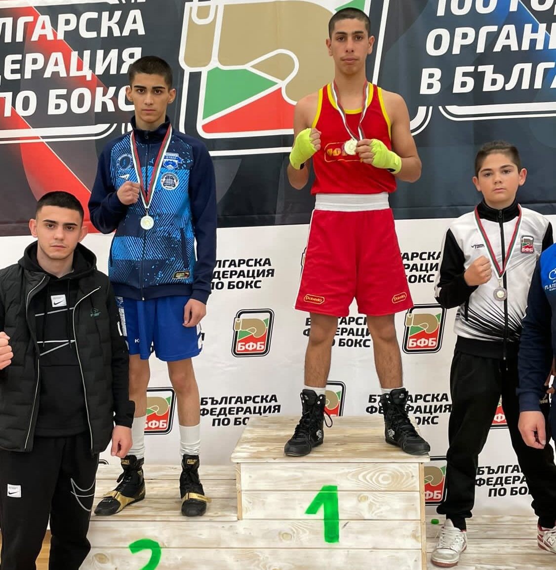    Сребро за Джан Фикрет в кат. 46 кг от боксов клуб Дунав на републиканския шампионат в Ботевград