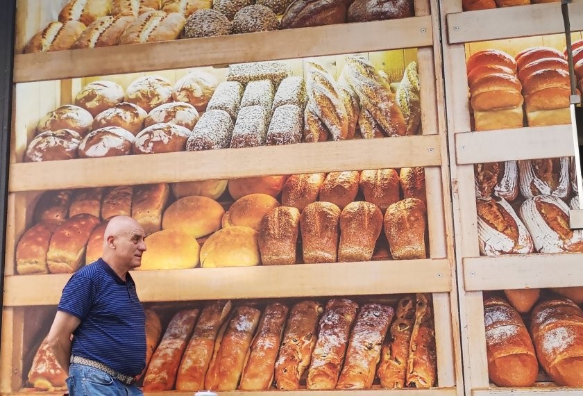 Как се променя стопанската политика и цената на хляба за половин час?