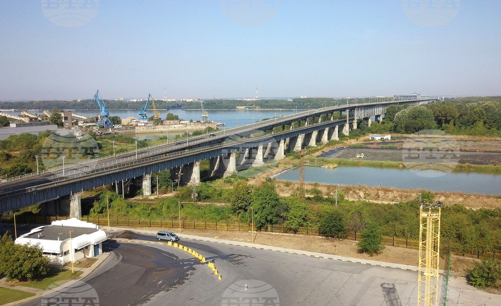 Заради ремонт се променя организацията за движение в участък от ,,Дунав мост,, при Русе