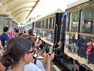    Легендарният влак  е познат от романите на Агата Кристи.