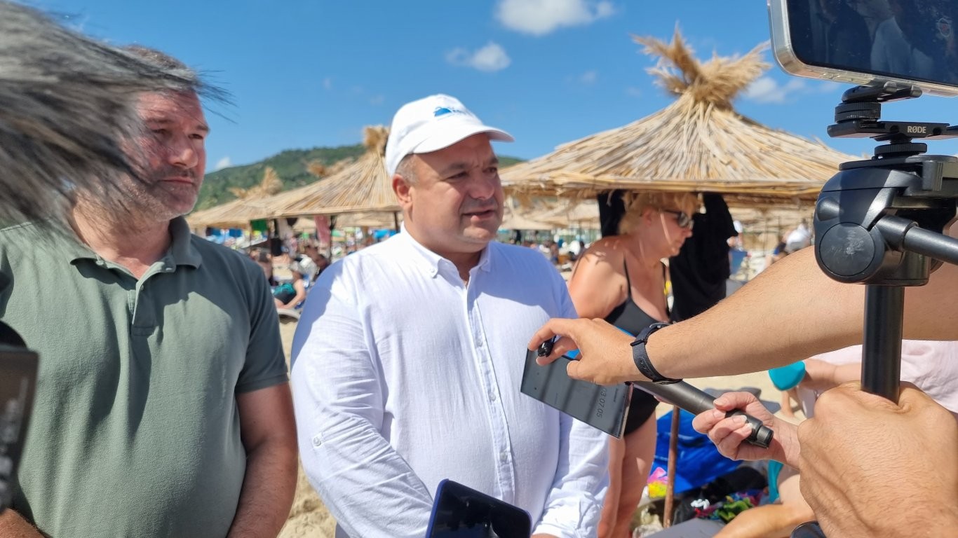 Водата около пречиствателната станция в Албена не е замърсена, обяви екоминистърът