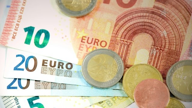  ЕК за България: без евро от януари, но с близък хоризонт
