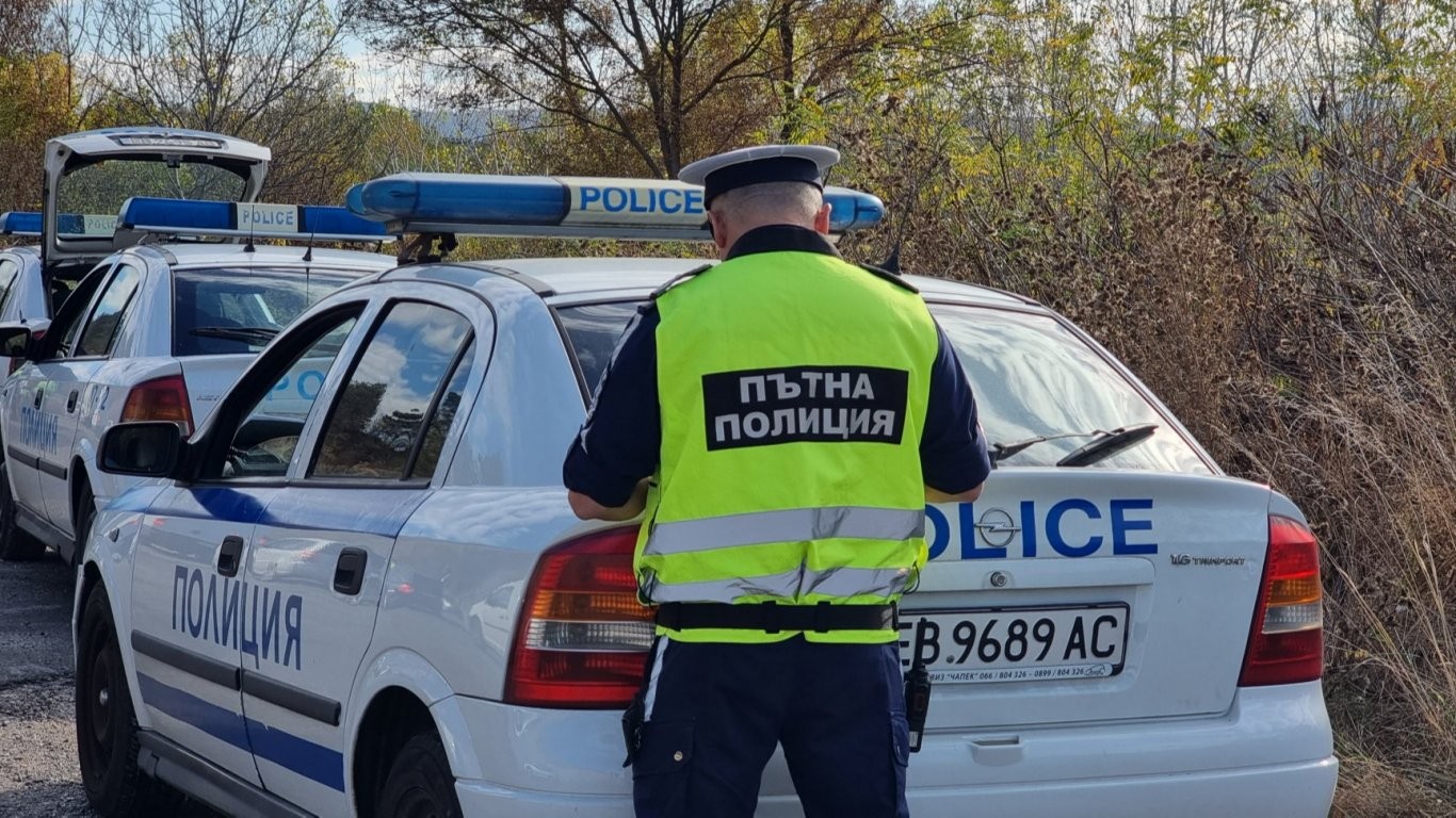Румънски шофьор на камион е арестуван за опит да подкупи полицаи в Русе