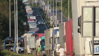   В област Русе ще бъде ограничено движението на тежкотоварни камиони 
