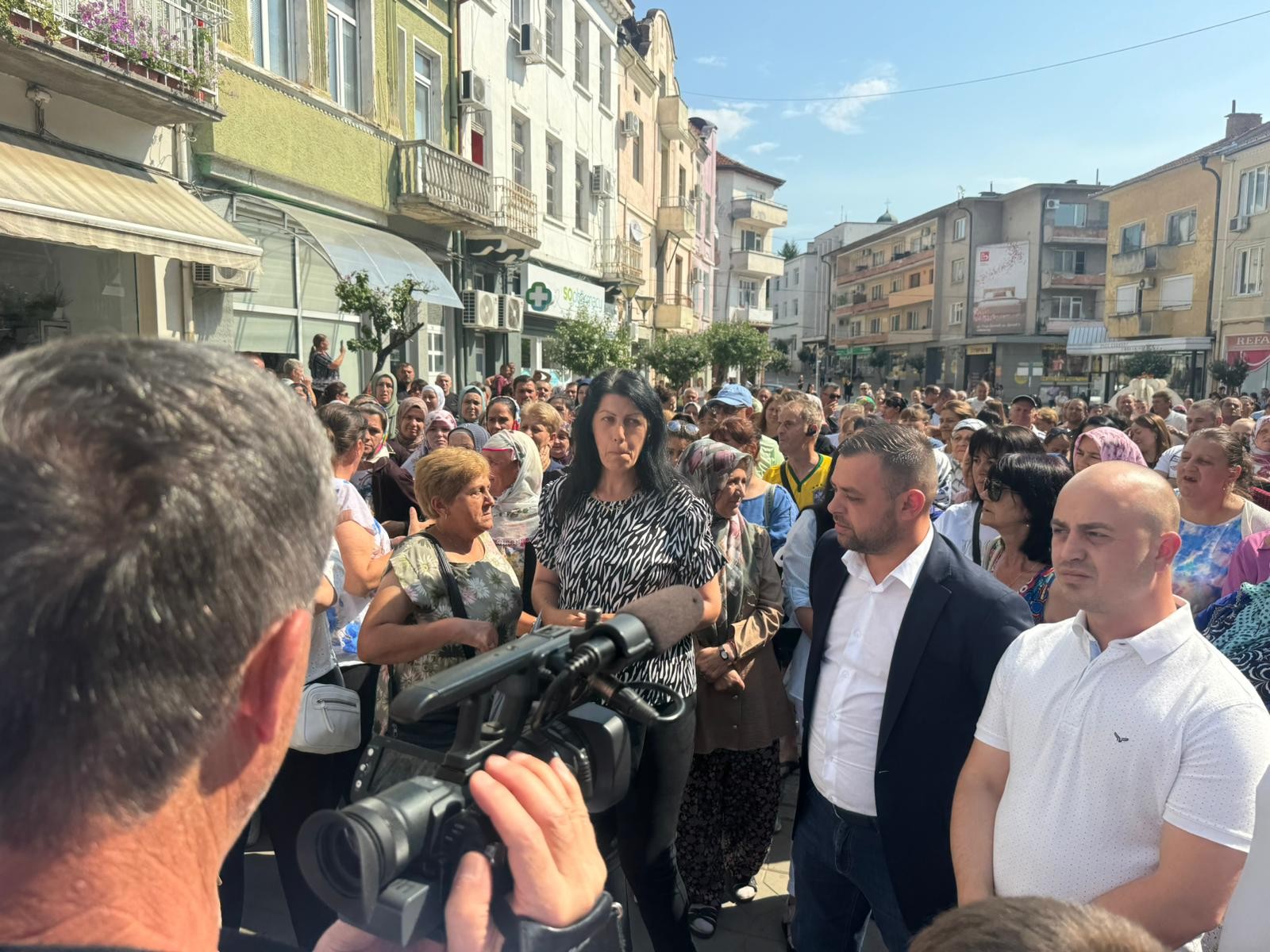 Народни представители от ДПС (без Пеевски и група) участваха в протеста на граждани ощетени от ,,френската безработица