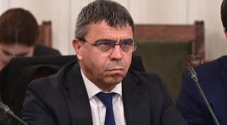 Атанас Илков смени Калин Стоянов в МВР преди изборите на 27 октомври