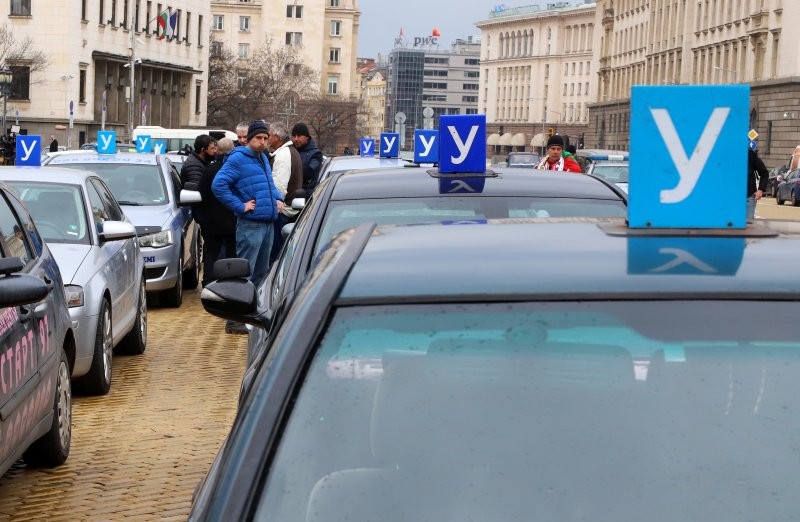 Автоинструктори на протест - ,,за,, и ,,против,, промените в шофьорските изпити